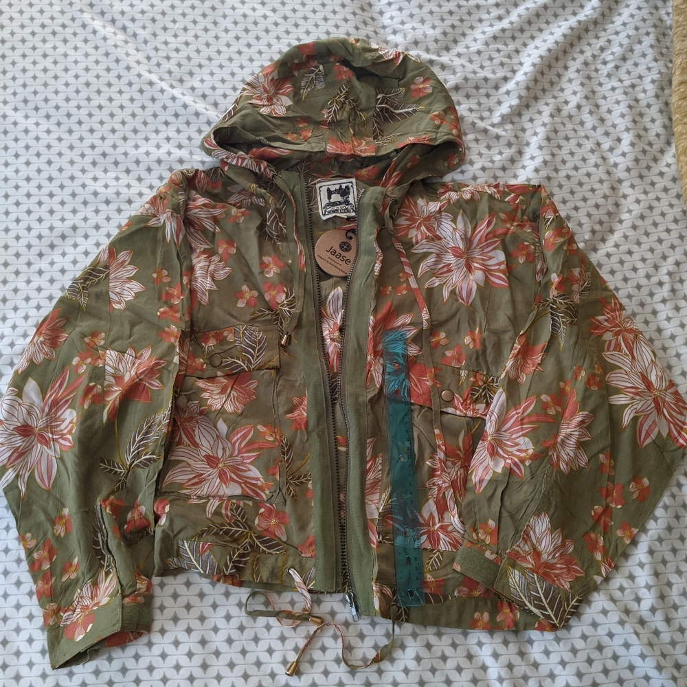 Jaase zip up hoodie NWT